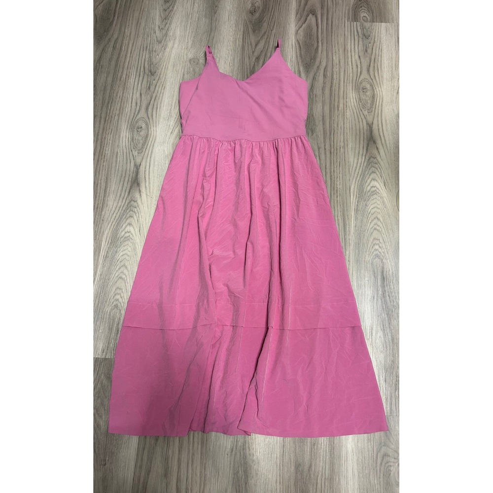 Athleta Womens Presidio Dress Medium M Pink Midi Pockets built in bra comfy